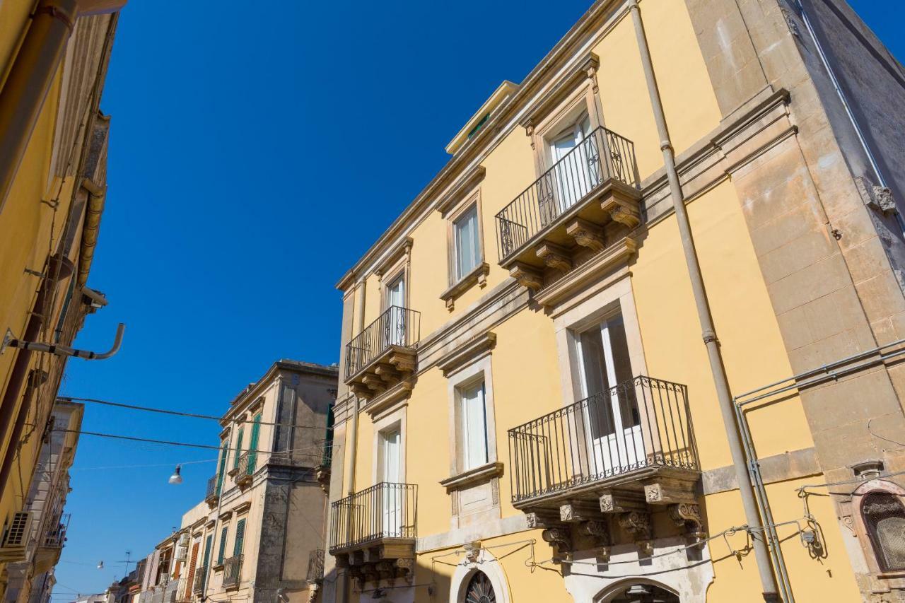 Central Apartments Noto Exterior foto